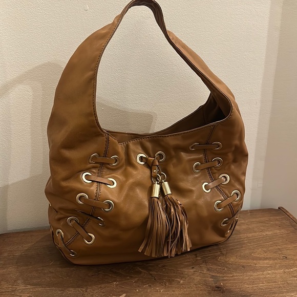 Michael Kors ⚜️ Camel Cored Hobo Bag with tassels and gold accents!! - Picture 1 of 16